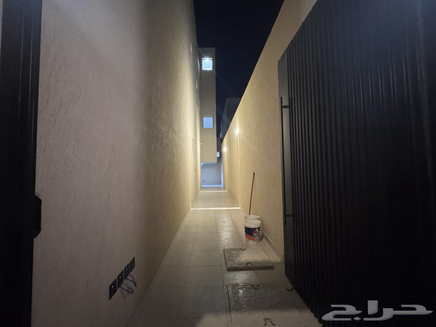 5 bedroom villa in Al Janadriyah 17