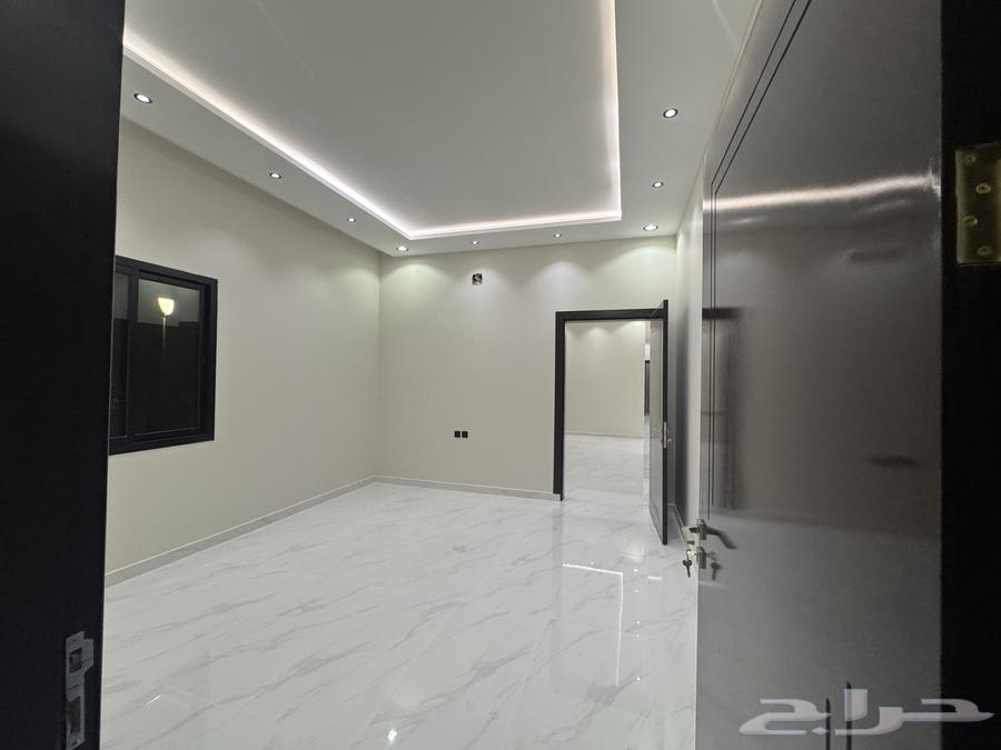 5 bedroom villa in Al Janadriyah 5