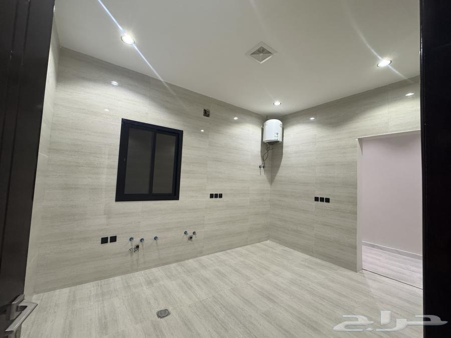 5 bedroom villa in Al Janadriyah 7