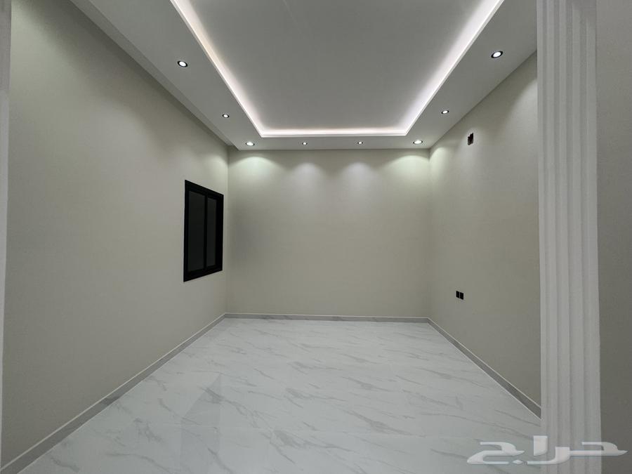 5 bedroom villa in Al Janadriyah 9