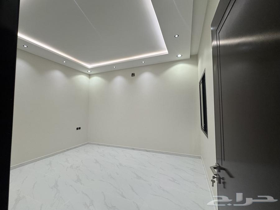 5 bedroom villa in Al Janadriyah 10