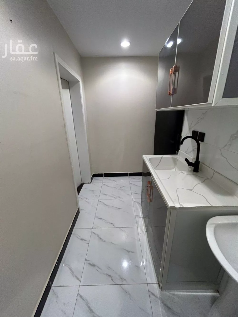 1 bedroom apartment in Al Aqiq 5