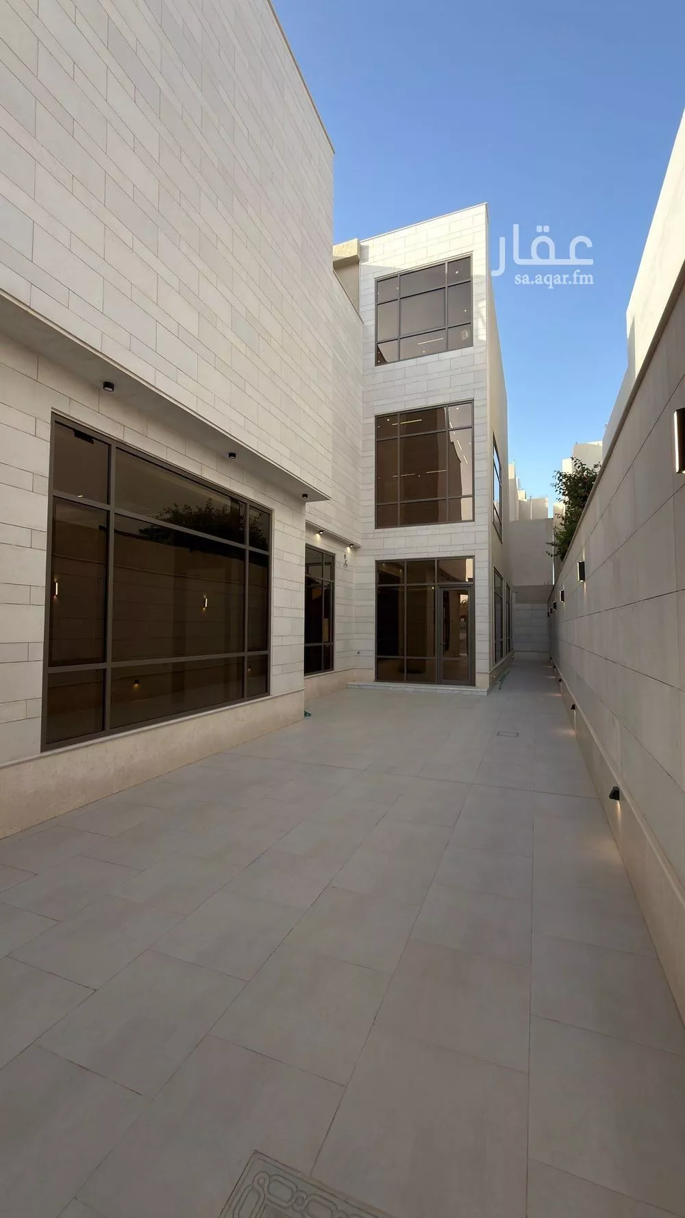 5 bedroom villa in Al Mahdiyyah 2