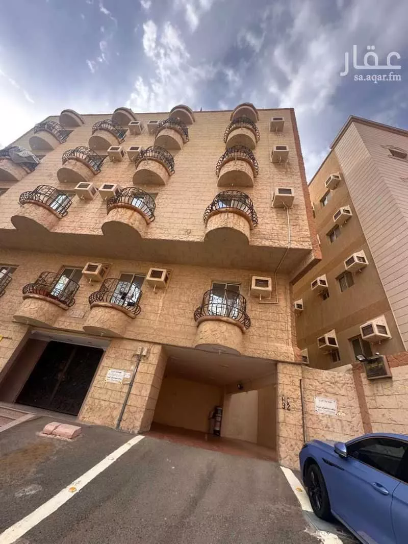 4 bedroom apartment in Al Rabwa 2