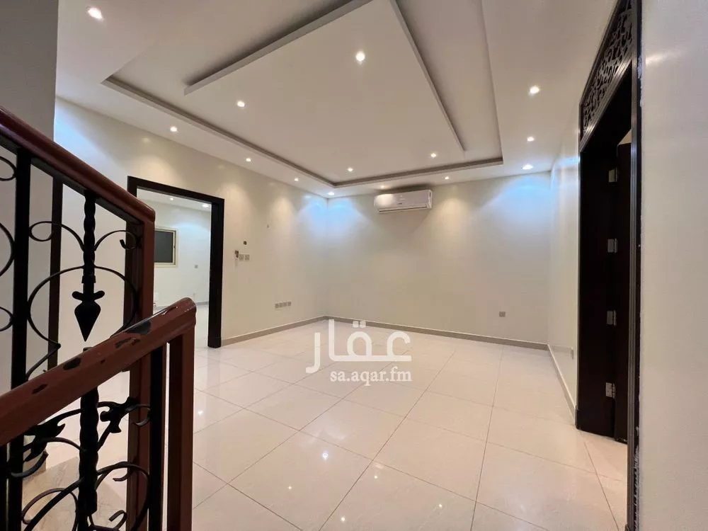فيلا 10 غرف في الملقا 7