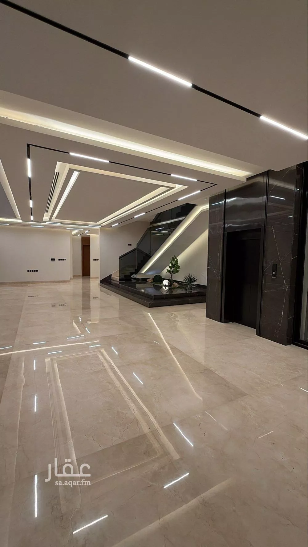 6 bedroom villa in Al Malqa 4