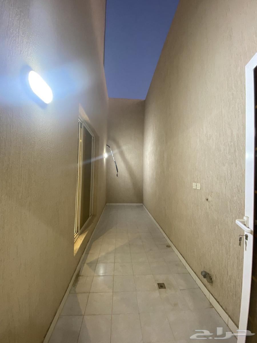 فيلا 5 غرف في المنارات 4