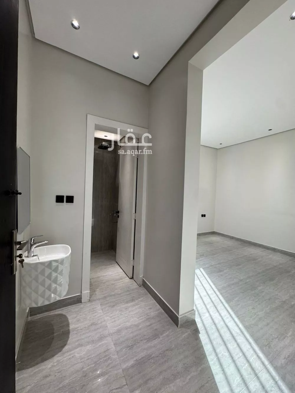 6 bedroom apartment in Al Rimal 4