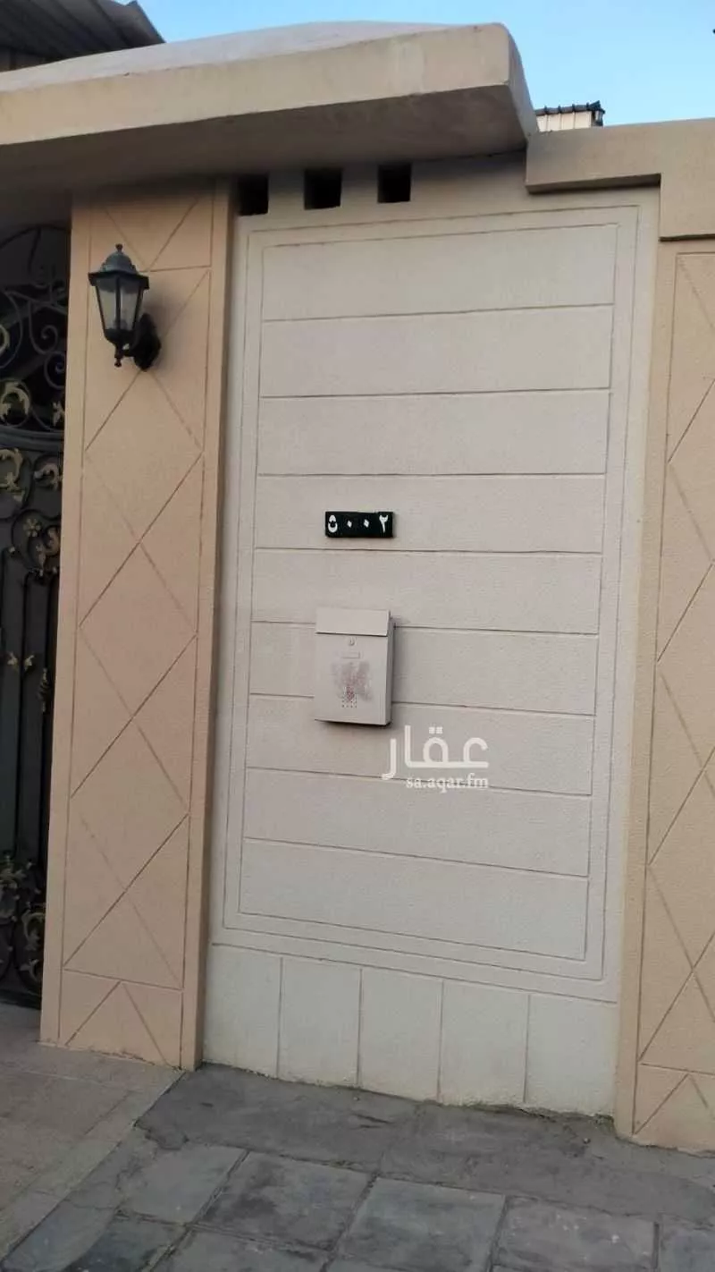 فيلا 7 غرف في النموذجية 2