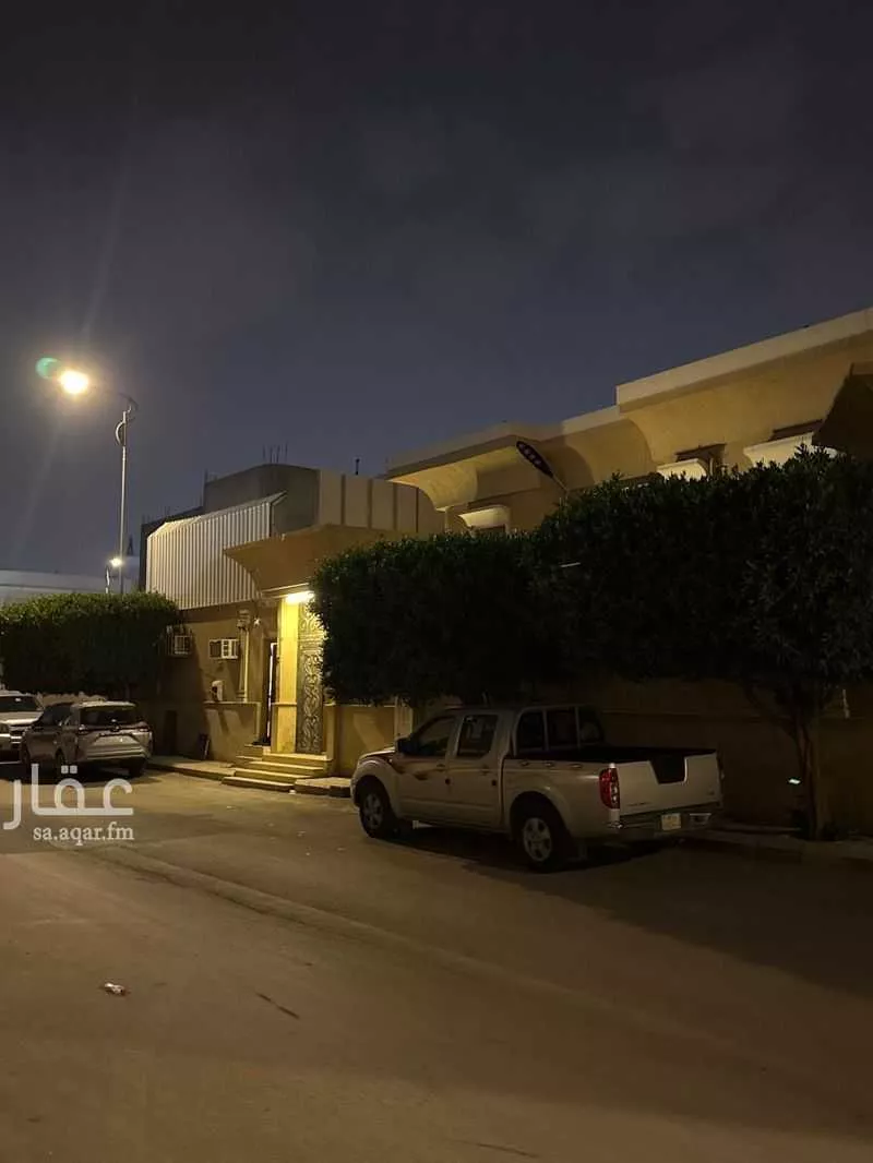فيلا 8 غرف في العريجاء الغربية 2