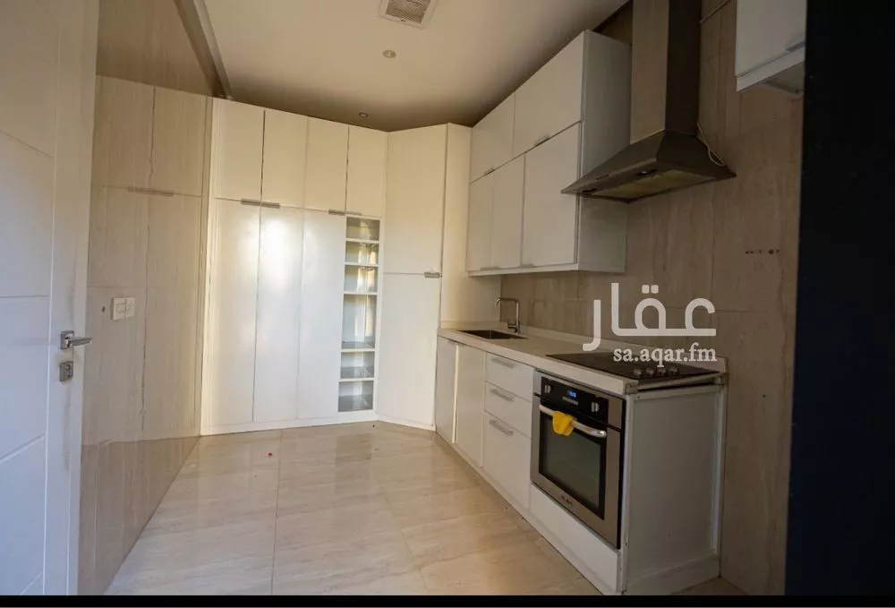 5 bedroom villa in Al Malqa 11