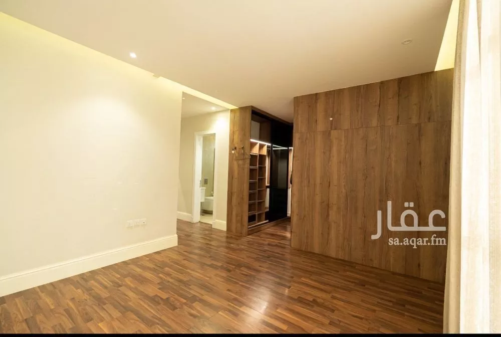 5 bedroom villa in Al Malqa 14