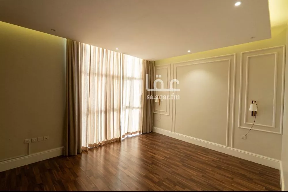 5 bedroom villa in Al Malqa 16
