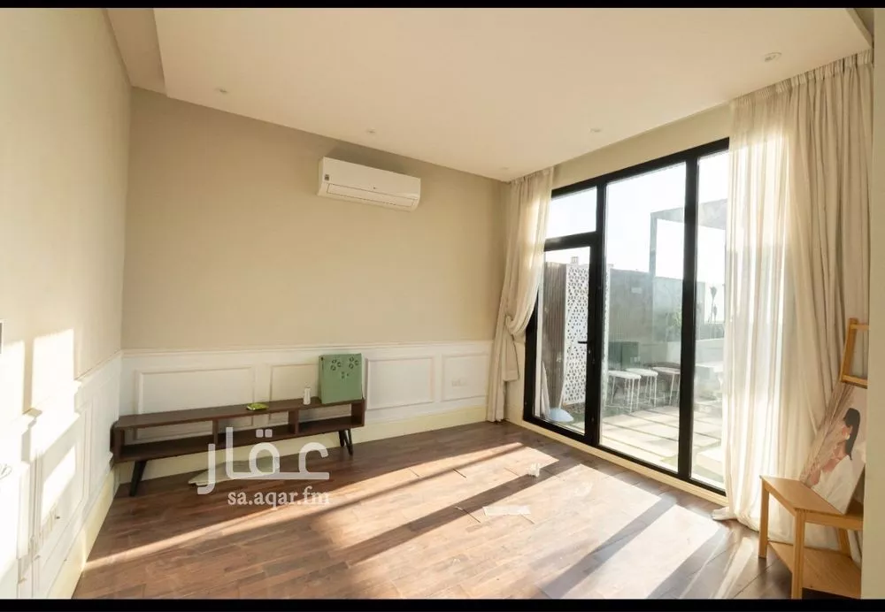 5 bedroom villa in Al Malqa 3