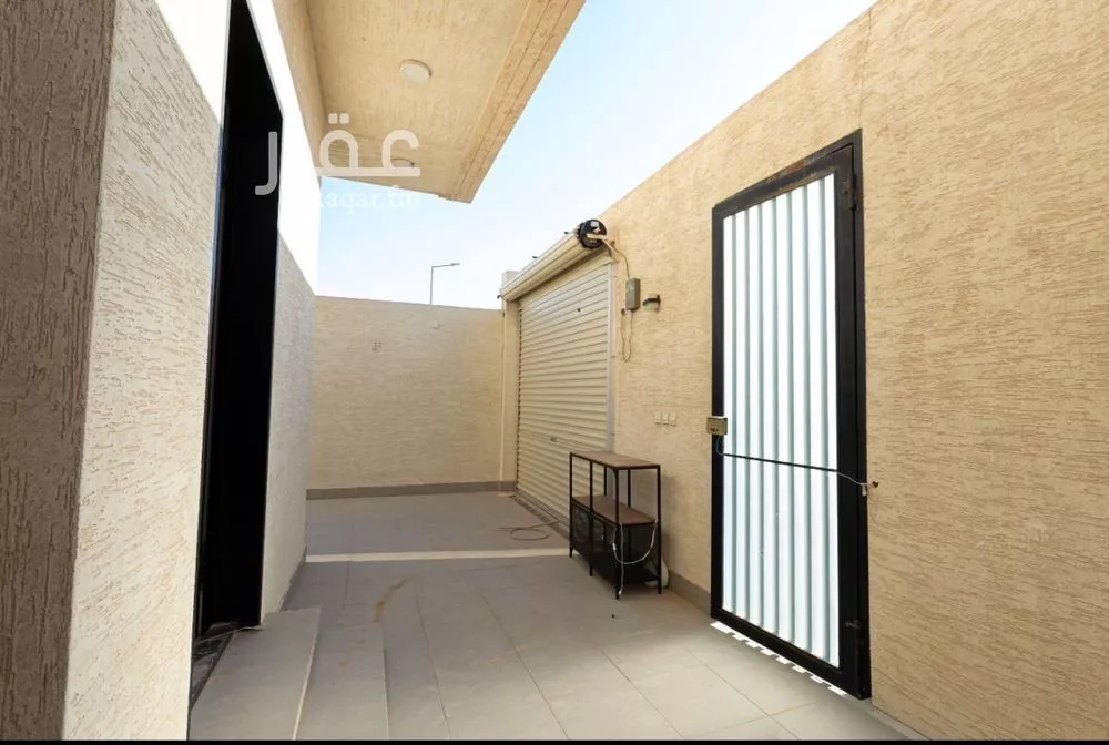 5 bedroom villa in Al Malqa 21