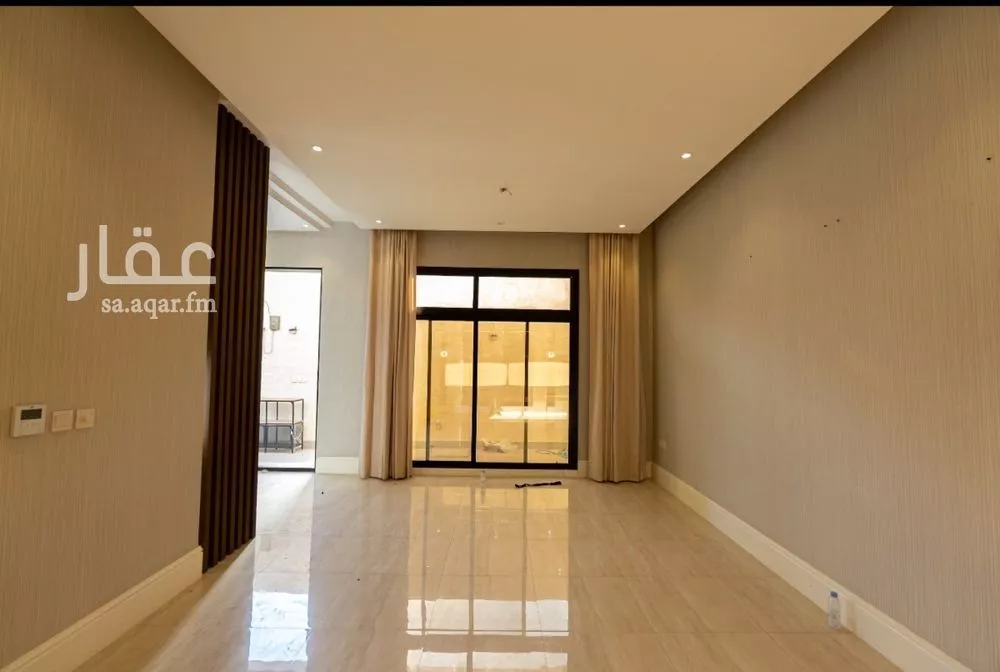 5 bedroom villa in Al Malqa 24