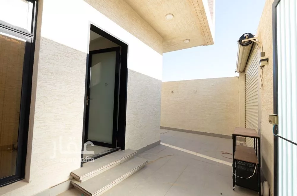 5 bedroom villa in Al Malqa 27