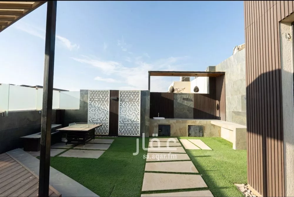 5 bedroom villa in Al Malqa 6