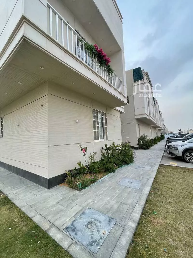 4 bedroom villa in Al Aridh 6