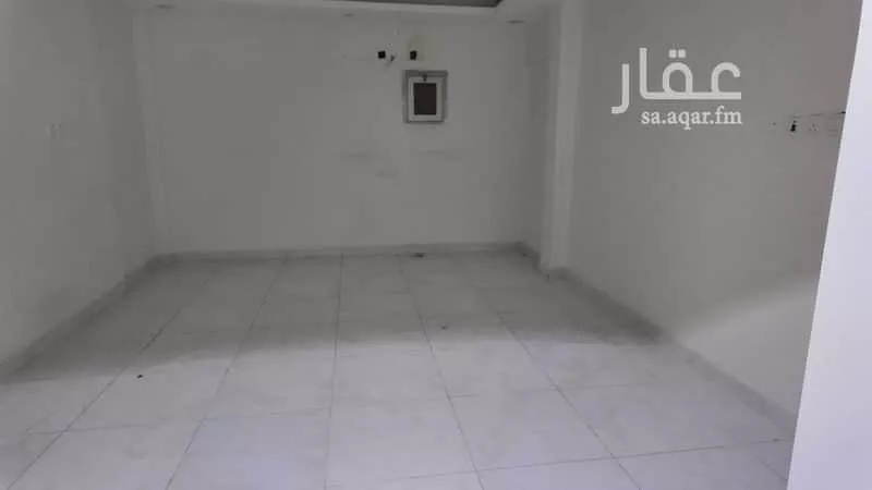 فيلا 10 غرف في المربع 11