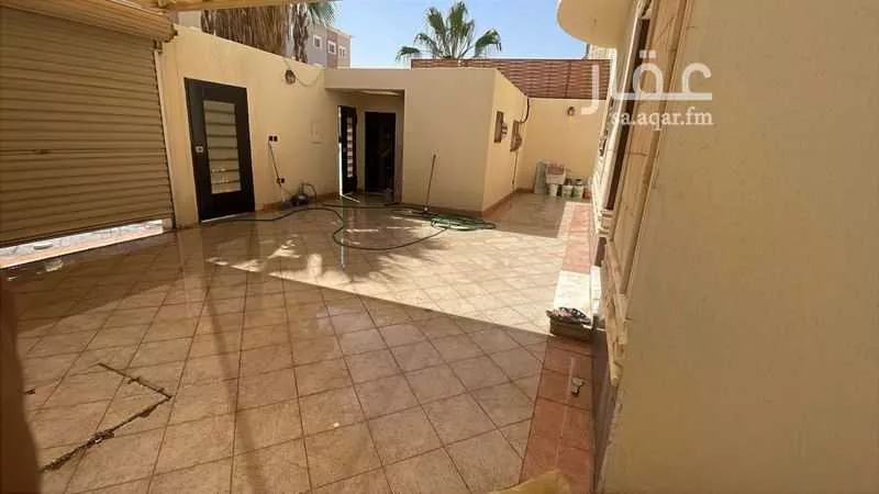 5 bedroom villa in Hittin 8