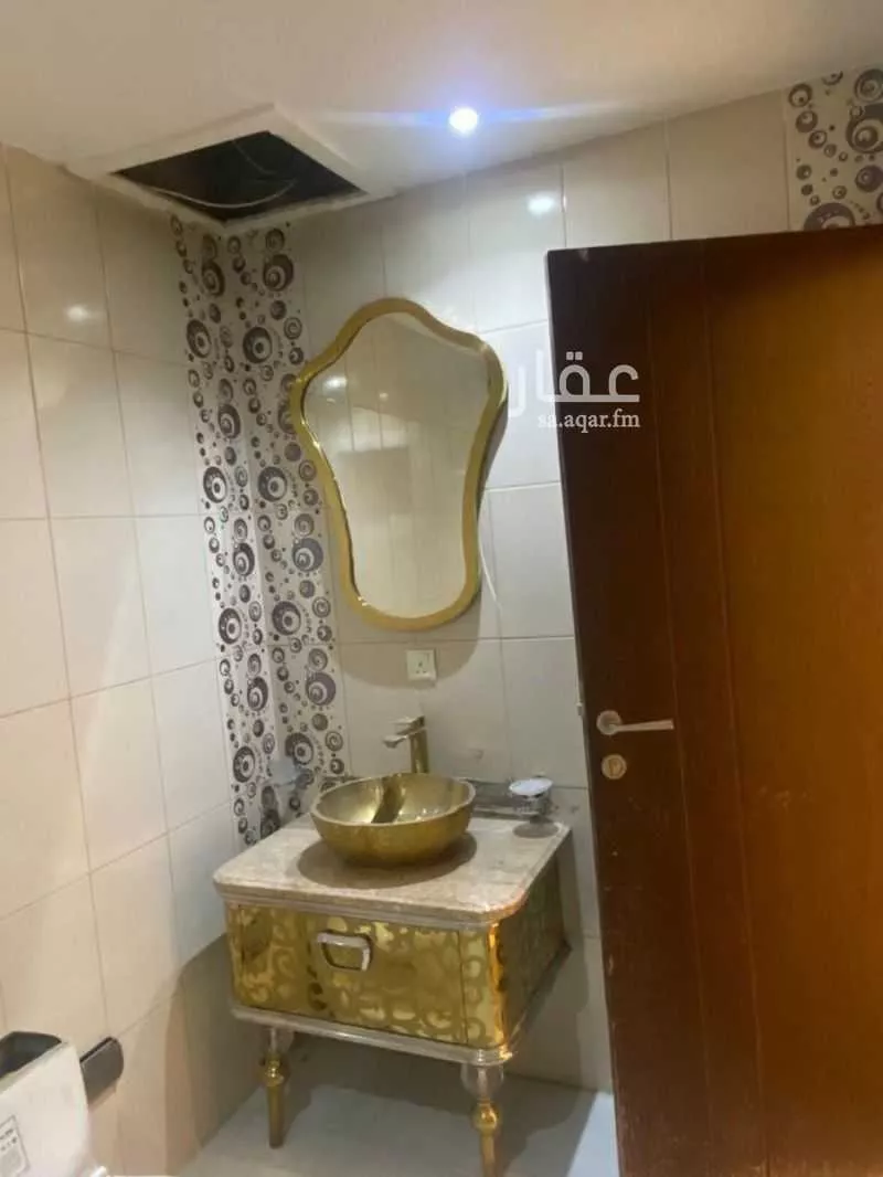 فيلا 5 غرف في الملك عبدالعزيز 4