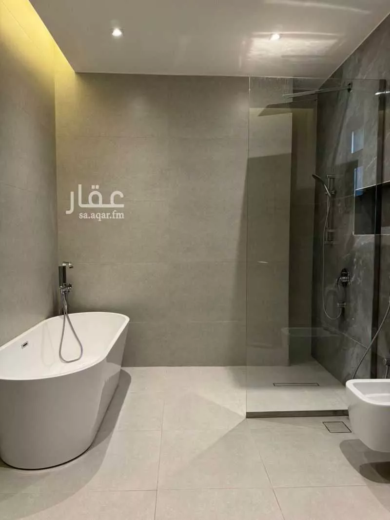 فيلا 6 غرف في العليا 4