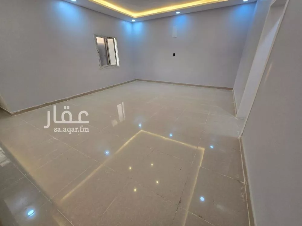 شقة 4 غرف في ضاحية الملك فهد 5