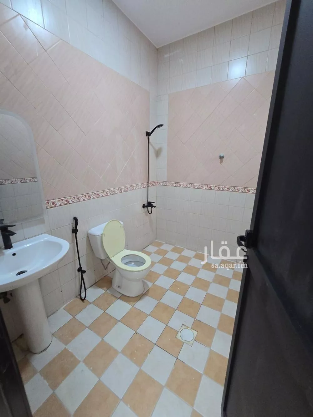 شقة 4 غرف في طيبة 14
