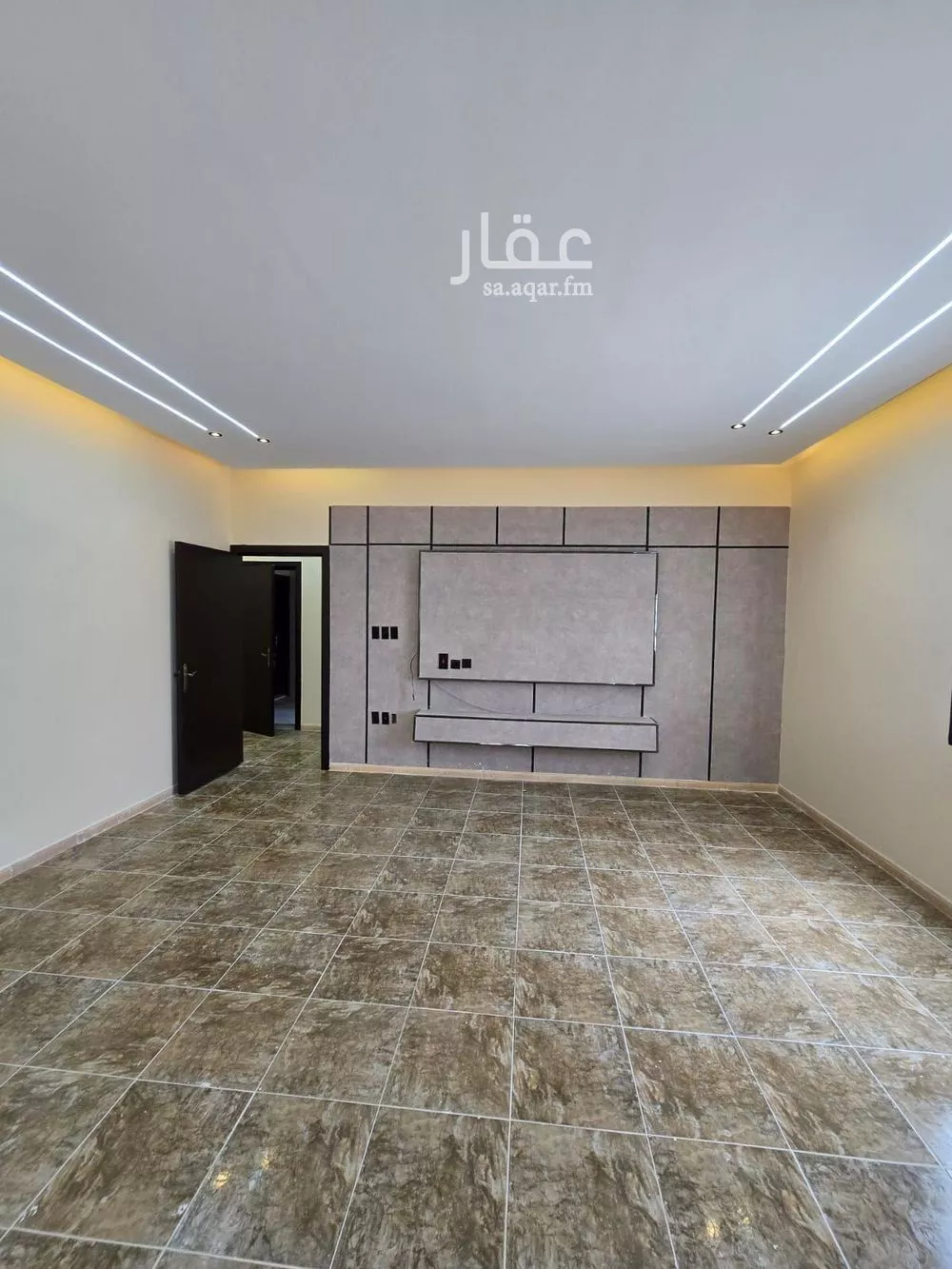 شقة 4 غرف في طيبة 4