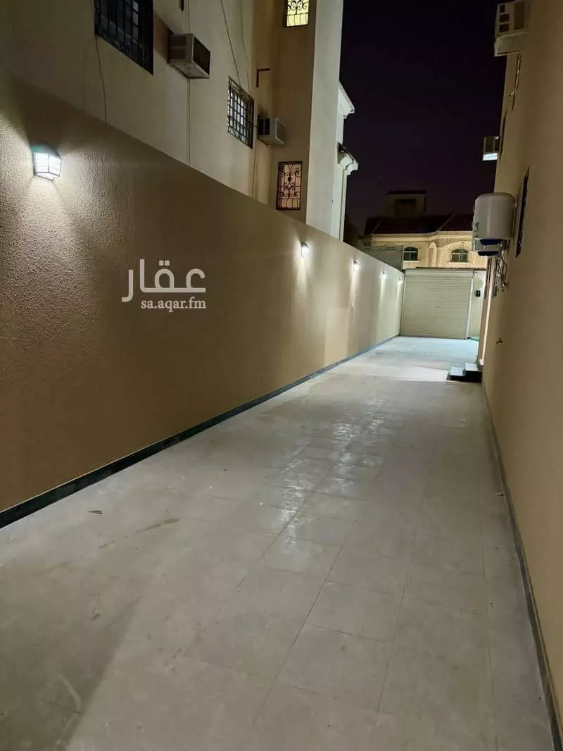 فيلا 12 غرف في العريجاء الغربية 15