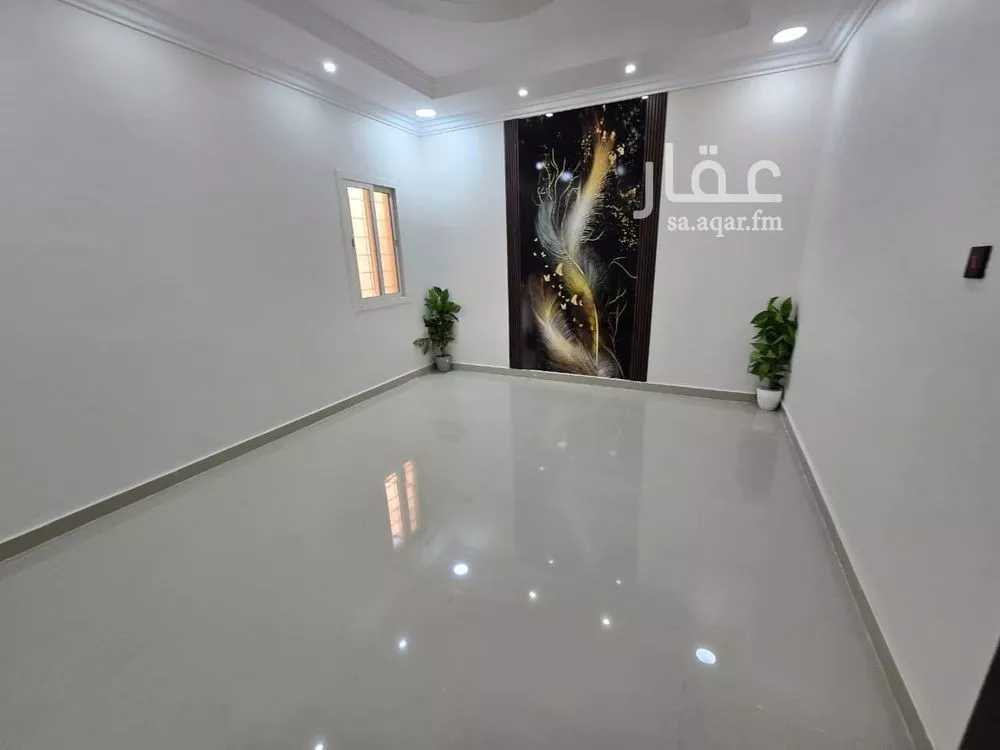 شقة 5 غرف في ضاحية الملك فهد 3
