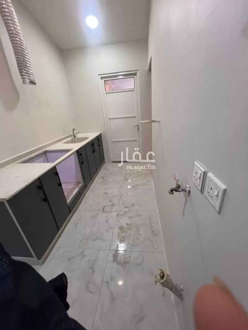 شقة 6 غرف في احد 3