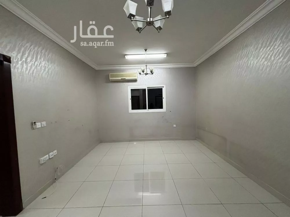 3 bedroom apartment in Al Izdihar 10