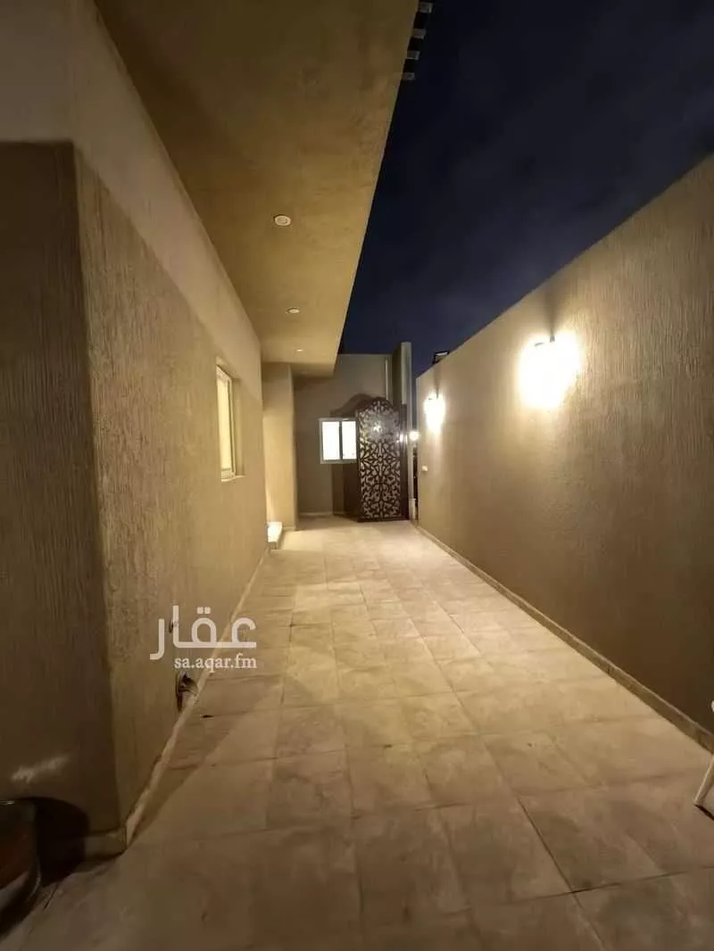 فيلا 18 غرف في العارض 10