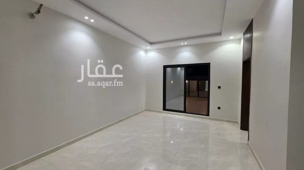 فيلا 4 غرف في الياقوت 17