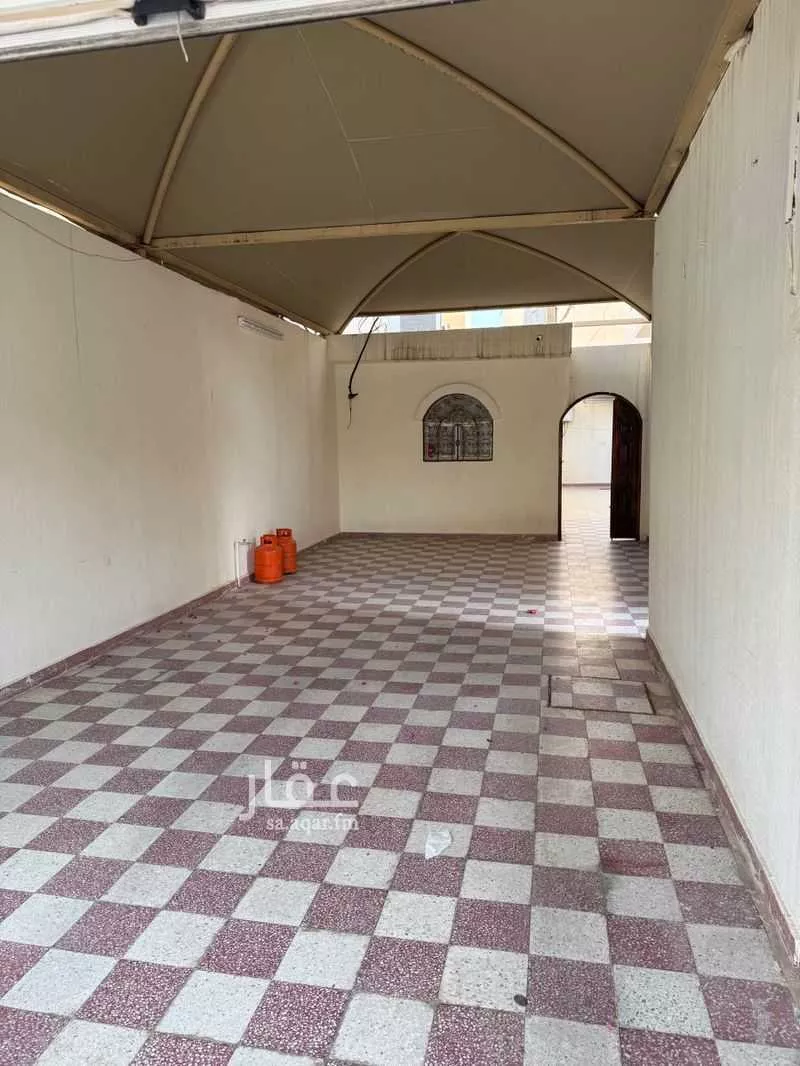 6 bedroom villa in Ishbiliyah 19