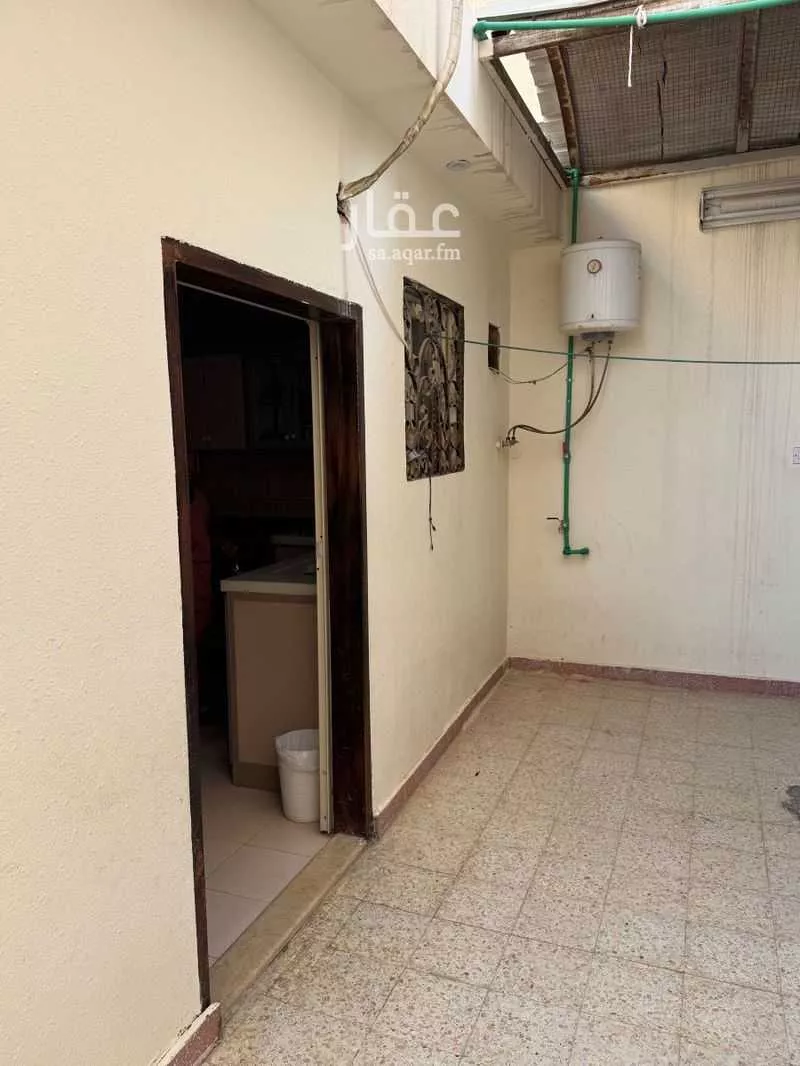 6 bedroom villa in Ishbiliyah 7