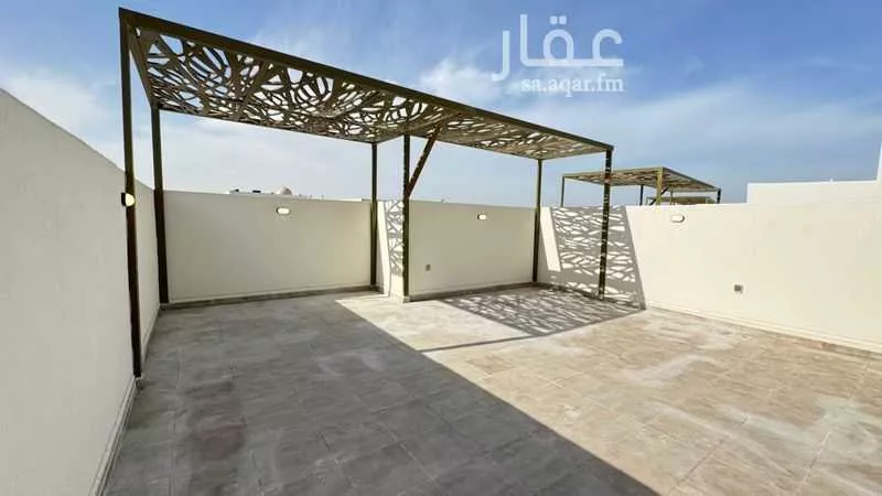 فيلا 7 غرف في الشرق 15