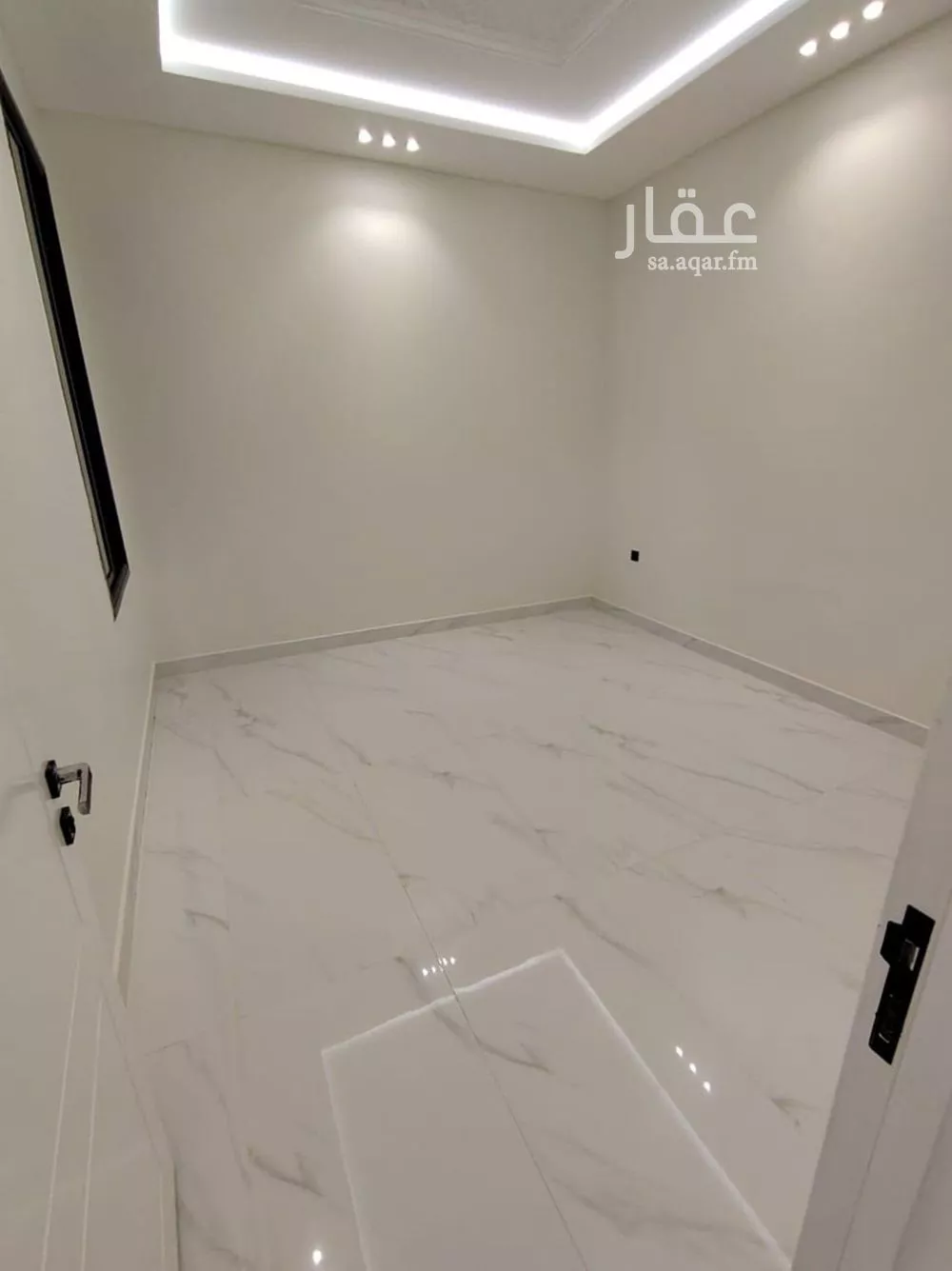 فيلا 4 غرف في الجنادرية 17