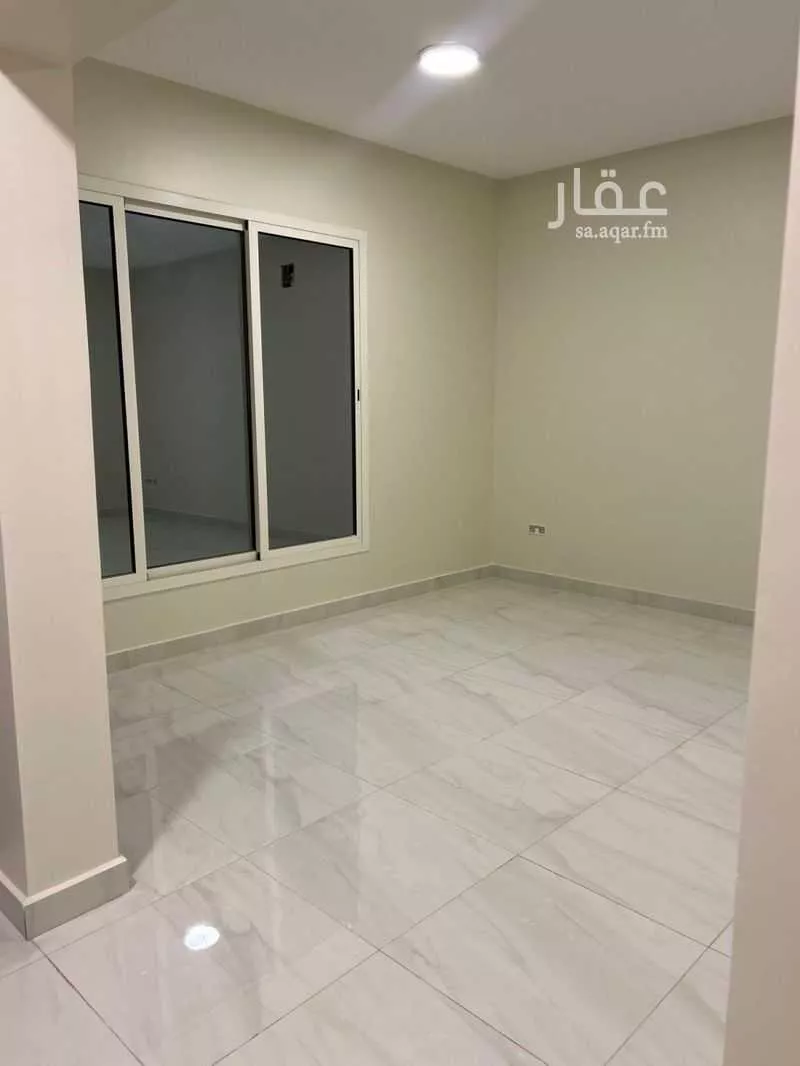 فيلا 6 غرف في الشرق 4