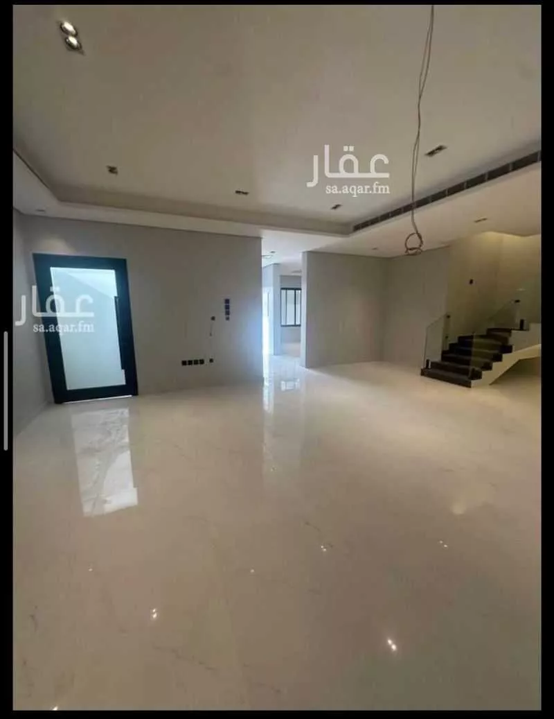 فيلا 4 غرف في السيف 6