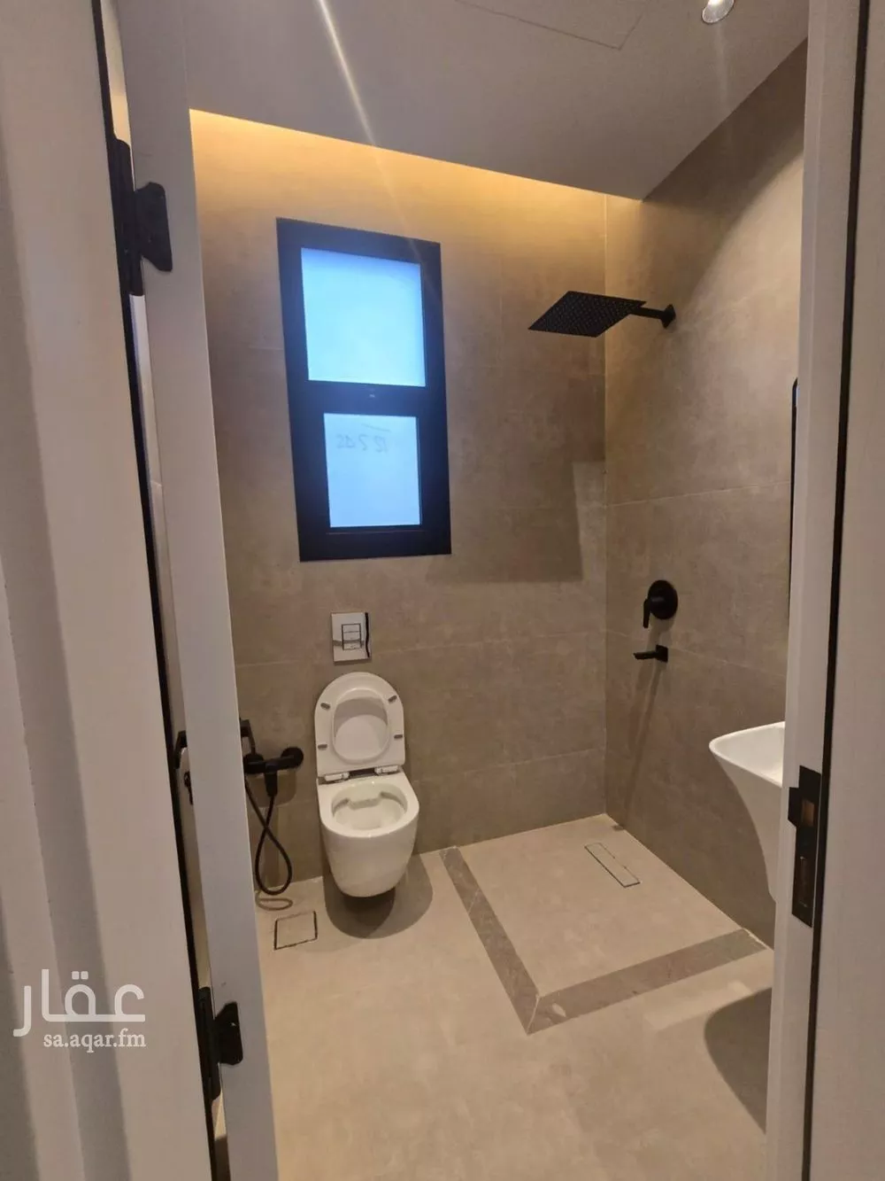 شقة 3 غرف في العارض 8