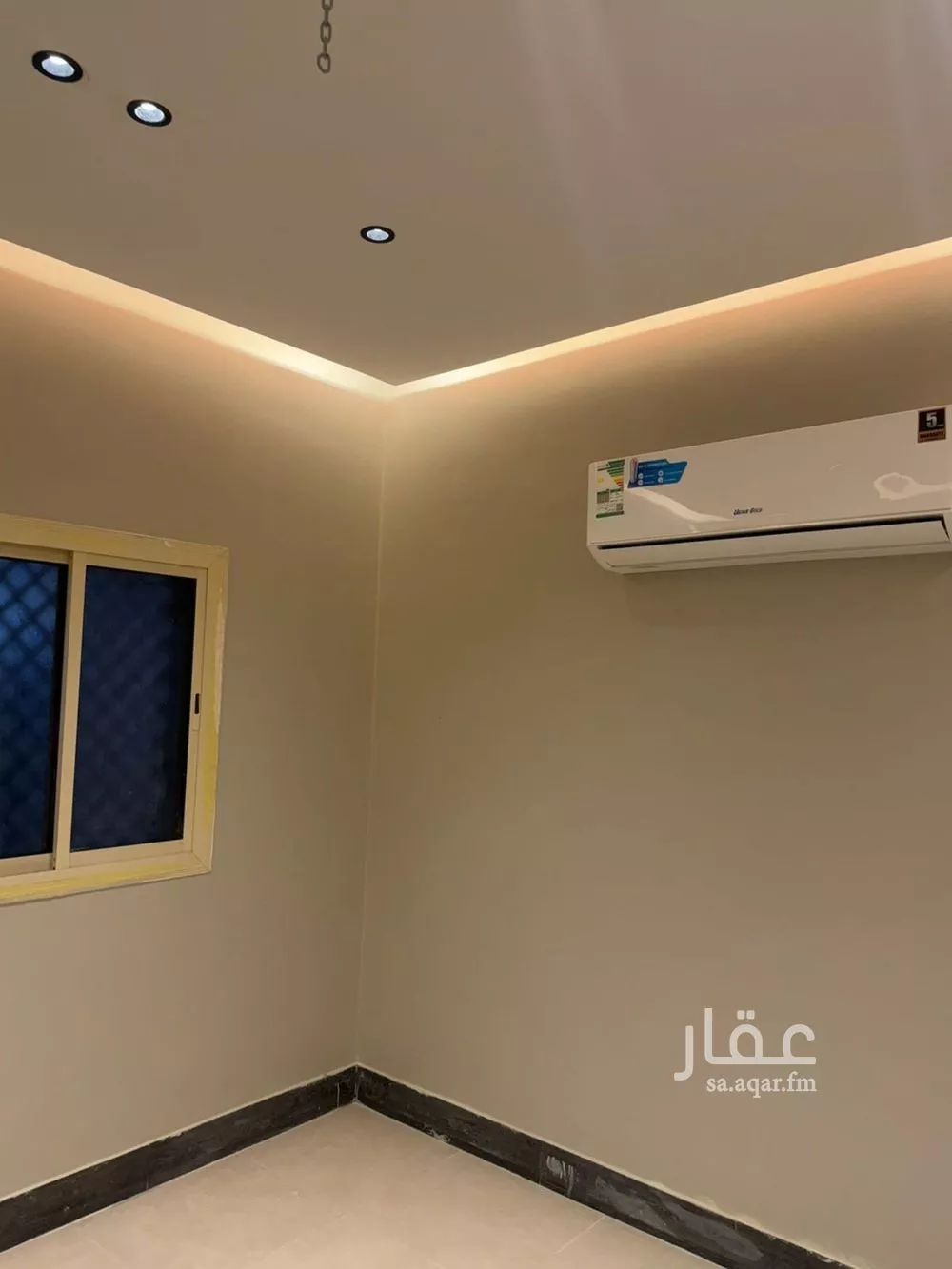 شقة 4 غرف في سكة الحديد 12