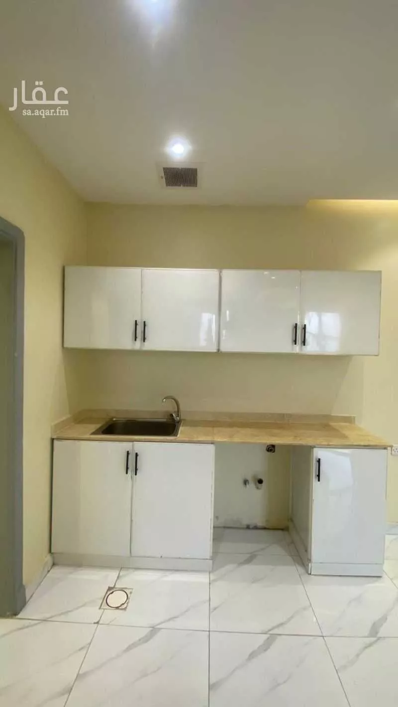 1 bedroom apartment in Dhahrat Laban 3