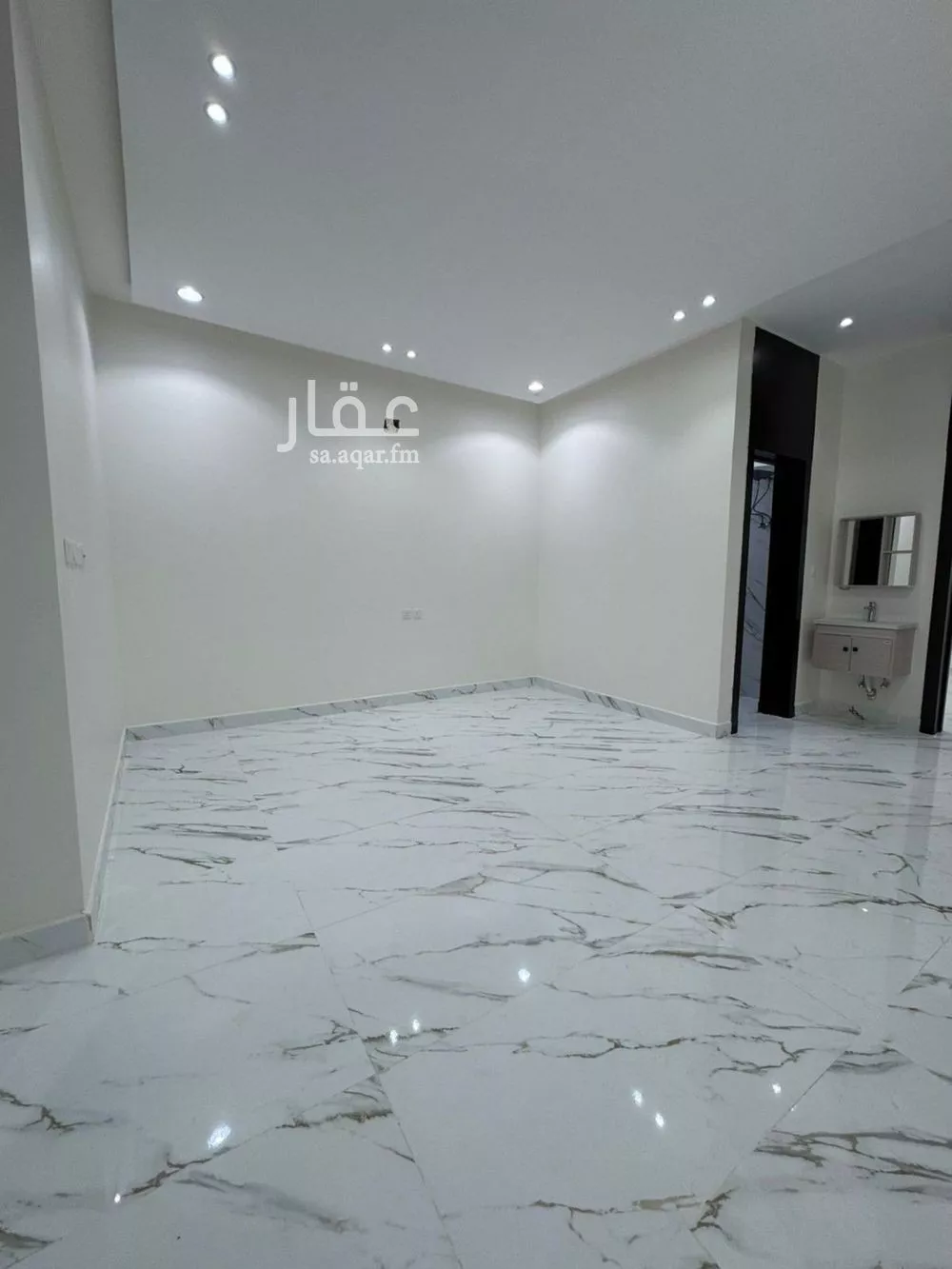 فيلا 5 غرف في العريجاء الغربية 15