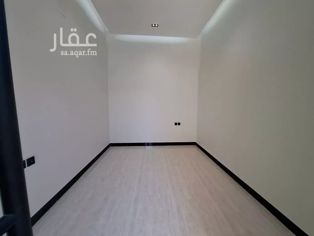 فيلا 6 غرف في الرمال 8