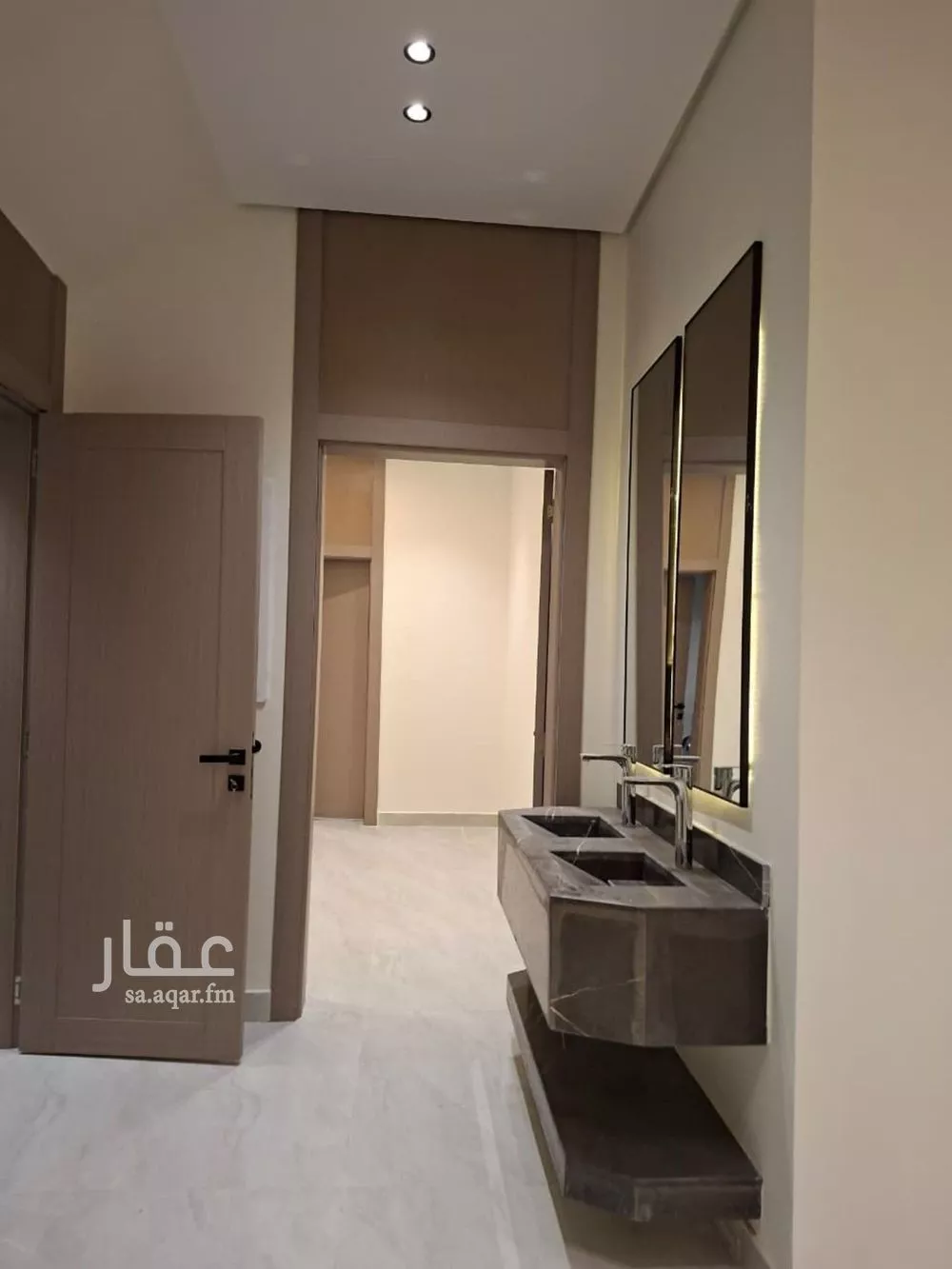 4 bedroom villa in Al Janadriyah 5