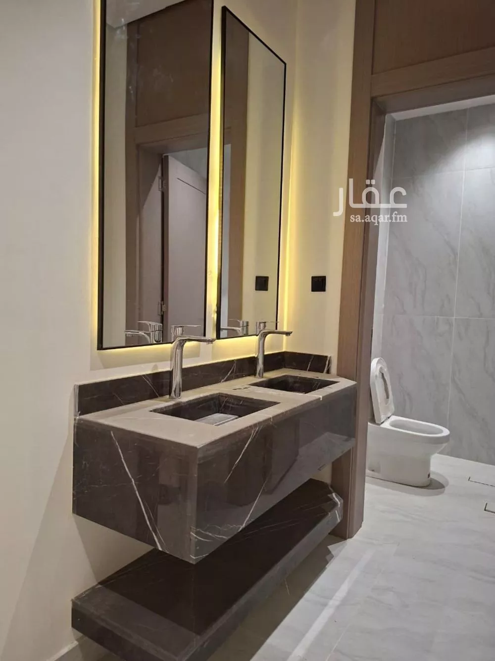 4 bedroom villa in Al Janadriyah 6