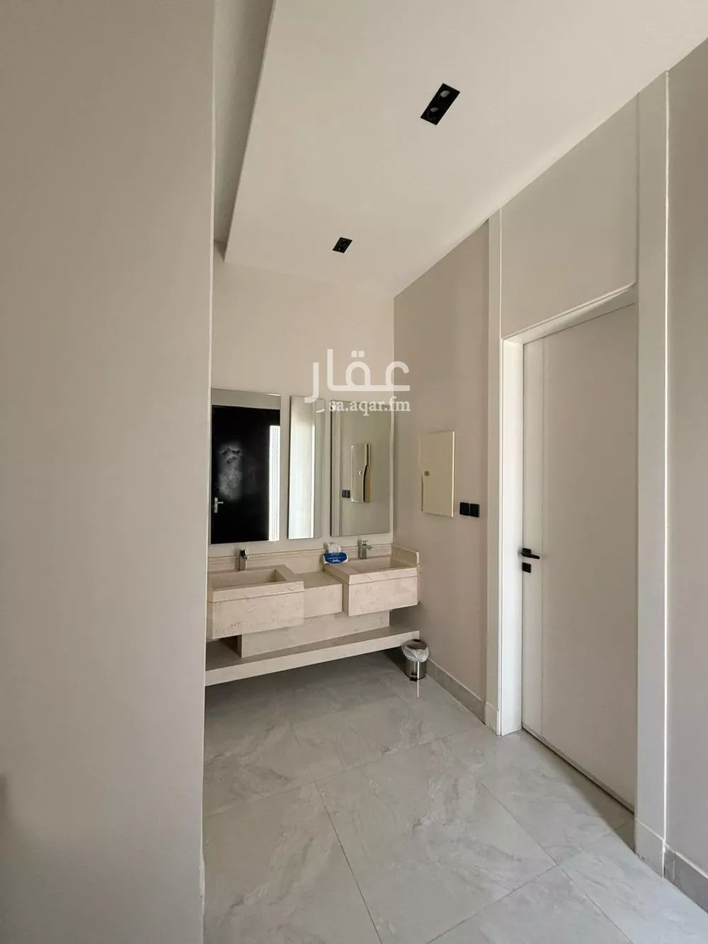 فيلا 5 غرف في النرجس 4